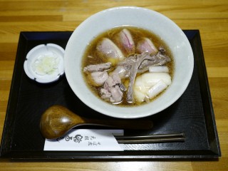 初代治兵衛の鴨南ばん1400円、江戸時代から伝わる調理法と厳選素材