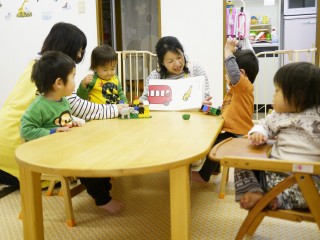 絵本の読みきかせ